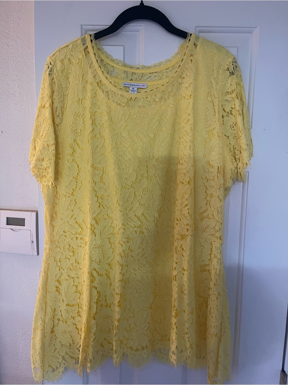 Isaac Mizrahi Pale Yellow Floral Lace Short Sleeve Tunic